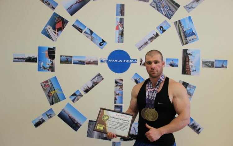 Докер-механизатор «Ника-Теры» стал одним из сильнейших спортсменов Европы | Корабелов.ИНФО image 1