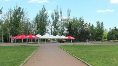 На главной площади Николаева, на месте снесенного памятника Ленину, устанавливают пивную палатку | Корабелов.ИНФО