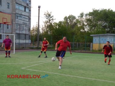 Заводская спартакиада: "глиноземщики" сражаются в мини-футбольных матчах (ВИДЕО) | Корабелов.ИНФО image 8