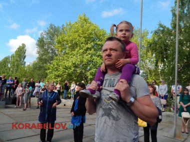Теперь для них открыты горизонты! Праздник последнего звонка в школах Корабельного района (ВИДЕО) | Корабелов.ИНФО image 35