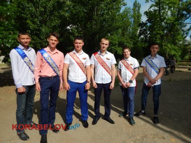 Теперь для них открыты горизонты! Праздник последнего звонка в школах Корабельного района (ВИДЕО) | Корабелов.ИНФО image 1