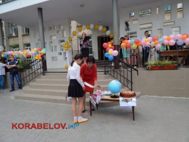 Теперь для них открыты горизонты! Праздник последнего звонка в школах Корабельного района (ВИДЕО) | Корабелов.ИНФО image 24