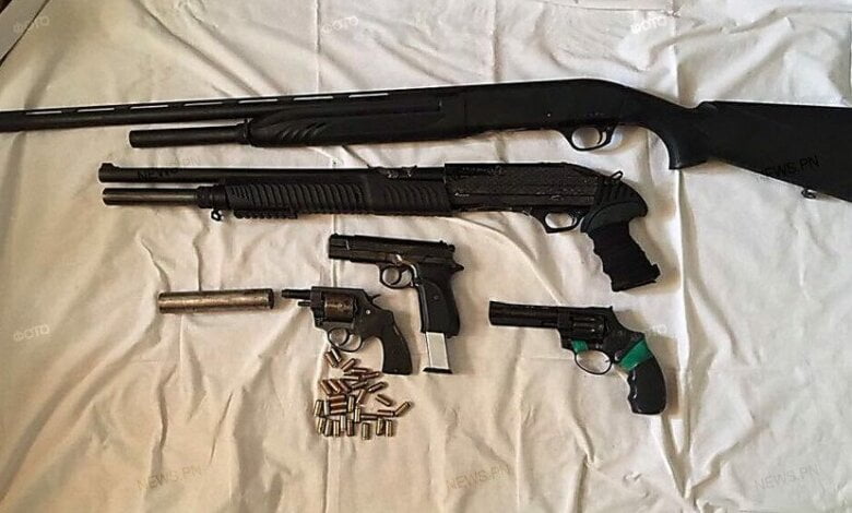 Николаевское СБУ в канун 9 мая провело обыски у местного «подполья» - изъяты пистолеты, патроны и ракетница | Корабелов.ИНФО image 2