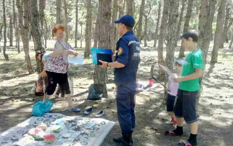 Бережіть ліс від вогню!!! Під час рейду у Балабанівському урочищі відпочиваючим доведено правила безпечної поведінки | Корабелов.ИНФО image 1