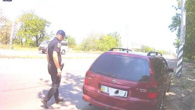 Водія авто з "липовими" документами затримали патрульні в Корабельному районі | Корабелов.ИНФО