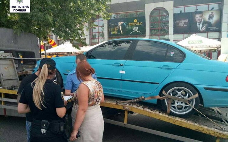 На чужих номерах, з підробленим свідоцтвом, ще й ПДР порушує. Авто забрали, а 22-річного водія судитимуть | Корабелов.ИНФО image 3