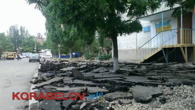 "Какой перекур?" В ходе ремонта дорожек возле ЗАГСа в Корабельном ломают старый асфальт и уложат новый (более 4 000 кв.м.) | Корабелов.ИНФО image 8