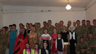 Коллективы дворца культуры "Корабельный" поздравили военных авиаторов с Днем Конституции | Корабелов.ИНФО image 1