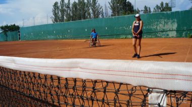 При жаре и с разбитой инфраструктурой: в Николаеве презентовали большой теннис для колясочников | Корабелов.ИНФО image 9