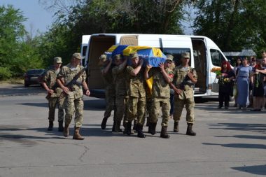 В последний путь старшину Александра Попова николаевцы провели на коленях | Корабелов.ИНФО image 5