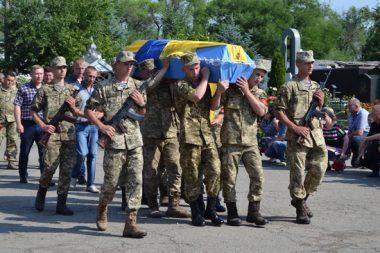В последний путь старшину Александра Попова николаевцы провели на коленях | Корабелов.ИНФО image 1
