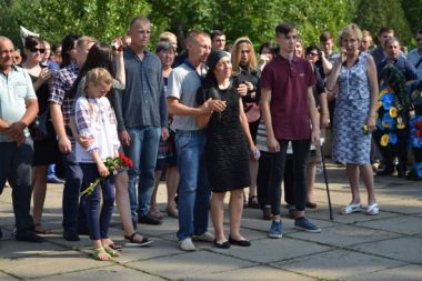 В последний путь старшину Александра Попова николаевцы провели на коленях | Корабелов.ИНФО image 8