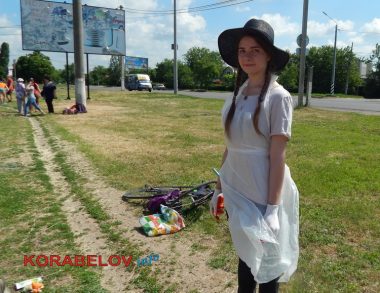 "Чтобы смотрел, и хотелось улыбаться!" Школьники разукрасили забор в Корабельном районе яркими рисунками | Корабелов.ИНФО image 7