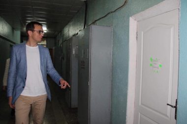 "Наче портал в потойбічний світ", - міністр Омелян про брудний і бридкий залізничний вокзал "Миколаїв" | Корабелов.ИНФО image 4