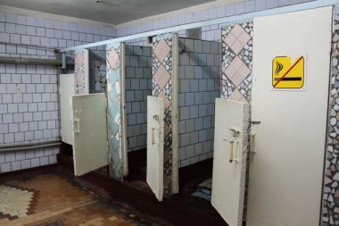 "Наче портал в потойбічний світ", - міністр Омелян про брудний і бридкий залізничний вокзал "Миколаїв" | Корабелов.ИНФО image 3