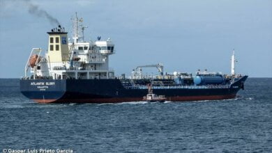 У арестованного причала завода «Океан» пришвартовался танкер с нефтепродуктами | Корабелов.ИНФО image 1