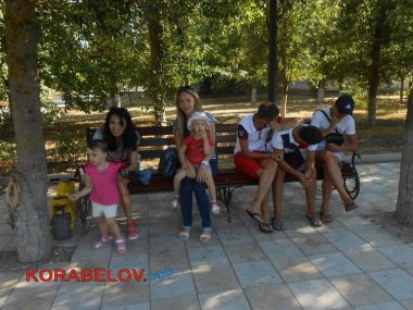 "Всё сделано для вас и за ваши деньги": торжественное "открытие" сквера в Корабельном районе | Корабелов.ИНФО image 14