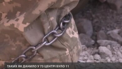 Николаевский морпех приковал себя к столбу под Минобороны, чтобы привлечь внимание к проблемам в армии | Корабелов.ИНФО