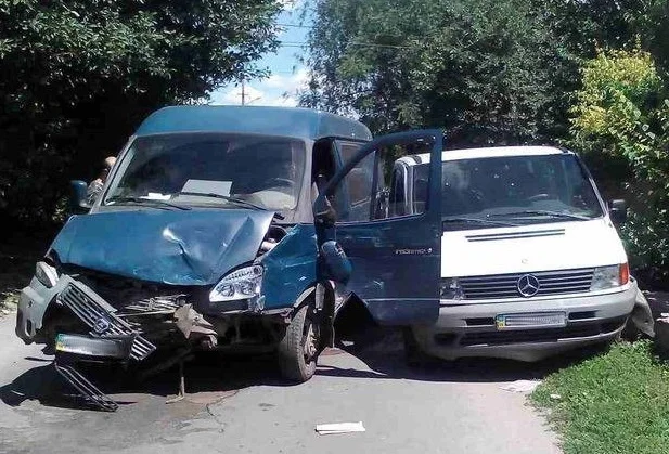 Сравниваем ГАЗ 3221 Газель и Mercedes-Benz Sprinter пасс.