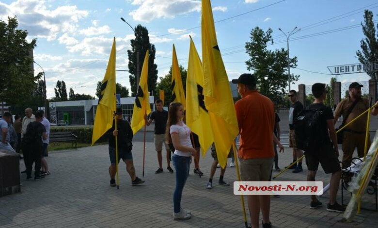 В Николаеве состоялся марш социал-националистов против пропаганды ЛГБТ | Корабелов.ИНФО