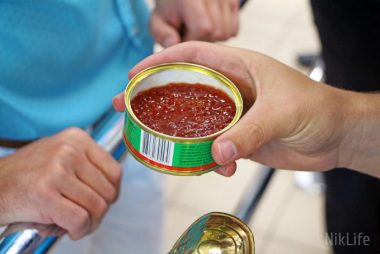 В «Таврии В» в Николаеве "скупили" просрочки на 8 тысяч гривен (видео) | Корабелов.ИНФО image 2