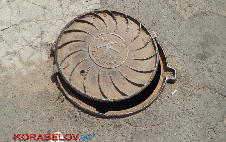 "Проветриваются или ждут своих жертв?" - житель Корабельного района о полуприкрытых люках | Корабелов.ИНФО образ 4