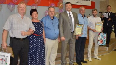 Угадывали мелодии и демонстрировали здоровье на НГЗ. "Сколько призов получили в этот день металлурги - не сосчитать!" | Корабелов.ИНФО образ 5