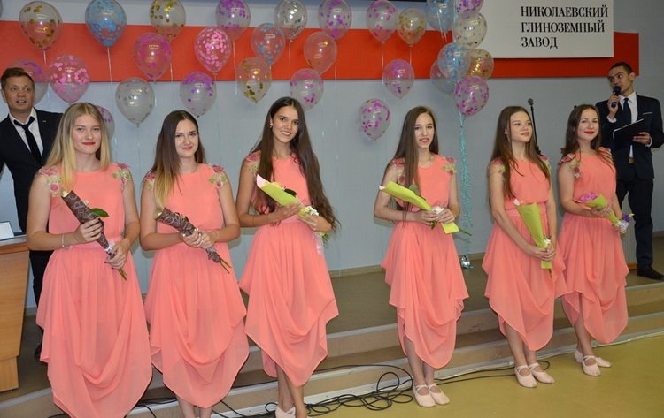 Угадывали мелодии и демонстрировали здоровье на НГЗ. "Сколько призов получили в этот день металлурги - не сосчитать!" | Корабелов.ИНФО образ 7