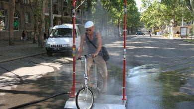 На три дня жары в центре Николаева поставили рамку с распылителем воды | Корабелов.ИНФО image 1