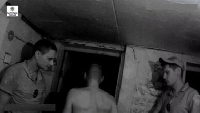 «Я вас всех порежу»: на патрульных в Корабельном районе напал мужчина, который ранил ножом прохожего | Корабелов.ИНФО