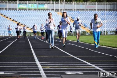 День Независимости в Николаеве начался с пробега в вышиванках | Корабелов.ИНФО image 1