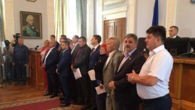 Николаевские "ОппоБлоковцы" назвали обыски по делу "Мультика" давлением на себя и в знак протеста покинули сессию | Корабелов.ИНФО image 1