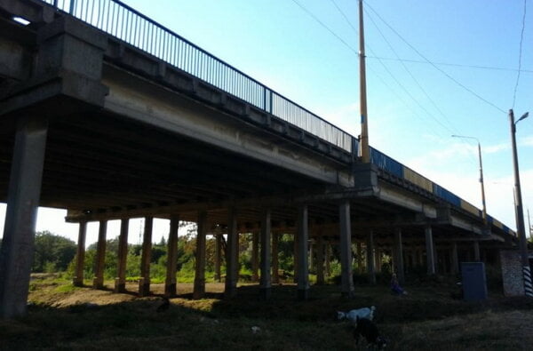 "А мост и ныне там"... Спустя год поврежденный Широкобальский путепровод так и не отремонтировали | Корабелов.ИНФО