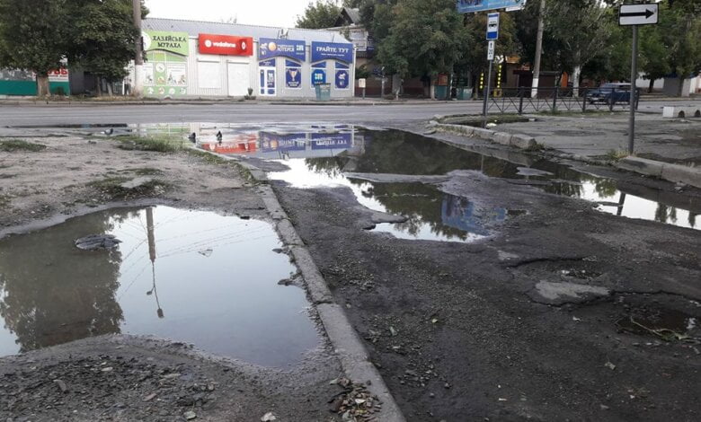 "Чиновники думают, что это удобно?" В Корабельном районе - огромные выбоины на пути в детскую школу искусств | Корабелов.ИНФО image 1