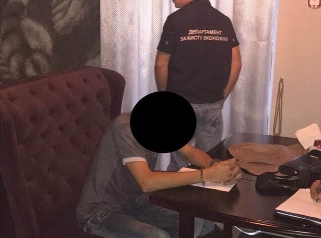 У Миколаєві на хабарі в сумі 12 тис. грн. затримали пожежника | Корабелов.ИНФО image 1