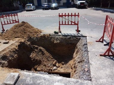 "Управленческий дебилизм": новый асфальт в Корабельном районе не простоял и недели: его вскрыли для ремонта труб | Корабелов.ИНФО image 8