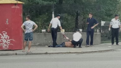 Лікар біг по вулиці в Корабельному районі за скровавленим чоловіком, який втік з лікарні | Корабелов.ИНФО image 2