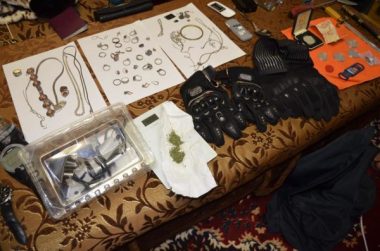 Поліцейські затримали групу квартирних крадіїв з Грузії, що "обчищали" домівки у різних районах Миколаєва (ВІДЕО) | Корабелов.ИНФО image 15