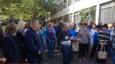 "Нас считают терпилами, но "гайку может сорвать" у людей", - митингующие из-за задержки зарплат "океановцы" (ВИДЕО) | Корабелов.ИНФО образ 3