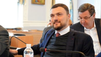 «Оппозиционер» Дятлов в часах за 27 тысяч долларов раздал детям мороженое по 10 грн | Корабелов.ИНФО