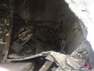 В Корабельном районе еще один мусоровоз провалился под асфальт (ВИДЕО) | Корабелов.ИНФО image 5