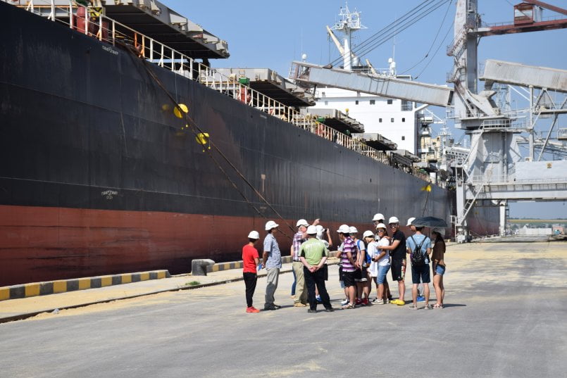 "Знакомство с успешными предприятиями": порт "Ника-Тера" организовал экскурсию для студентов из Китая | Корабелов.ИНФО образ 2