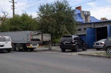 Справжній цвинтар автомобілів «BMW» виявили оперативники у Миколаєві (ВІДЕО) | Корабелов.ИНФО image 2