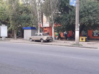 Антисанитария, незаконность... зато все тихо, - житель Корабельного о стихийном рынке | Корабелов.ИНФО образ 1