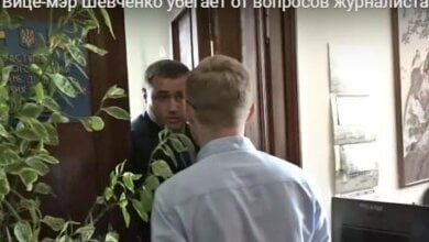 Вице-мэр Шевченко закрылся в собственном кабинете, убегая от вопросов журналиста (ВИДЕО) | Корабелов.ИНФО