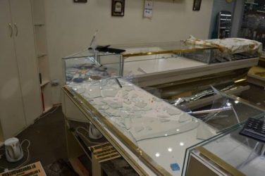 "Охоронці заснули та нічого не чули", - поліція про крадіжку сейфів з ювелірного магазину в ТЦ "Таврія В" у Корабельному | Корабелов.ИНФО image 3