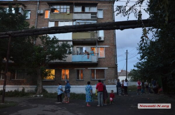 В Николаеве 4-летний ребенок выпал с 4-го этажа — малыш в реанимации | Корабелов.ИНФО