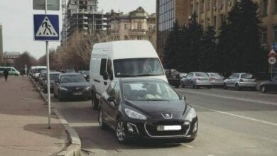 В центре Николаева обокрали машину депутата горсовета из Корабельного района | Корабелов.ИНФО