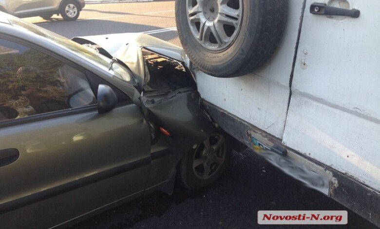 На проспекте Богоявленском столкнулись три автомобиля | Корабелов.ИНФО образ 3