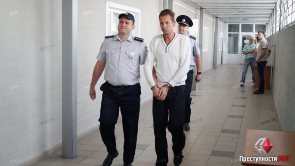 Суд пока на два месяца арестовал водителя «ЗИЛа», который в Николаеве переехал первоклассника (ВИДЕО) | Корабелов.ИНФО image 4
